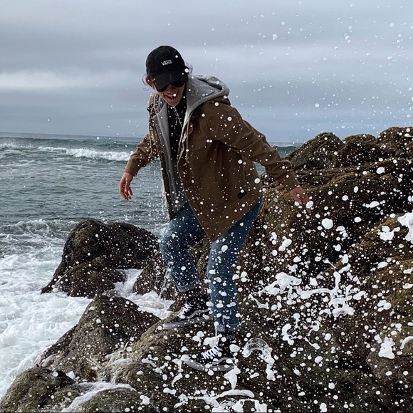 Meet your Posher, Gabriela! - Picture 7 of 7